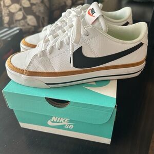 Nike SB White and Black Sneakers with Tan Accents Size 6.5